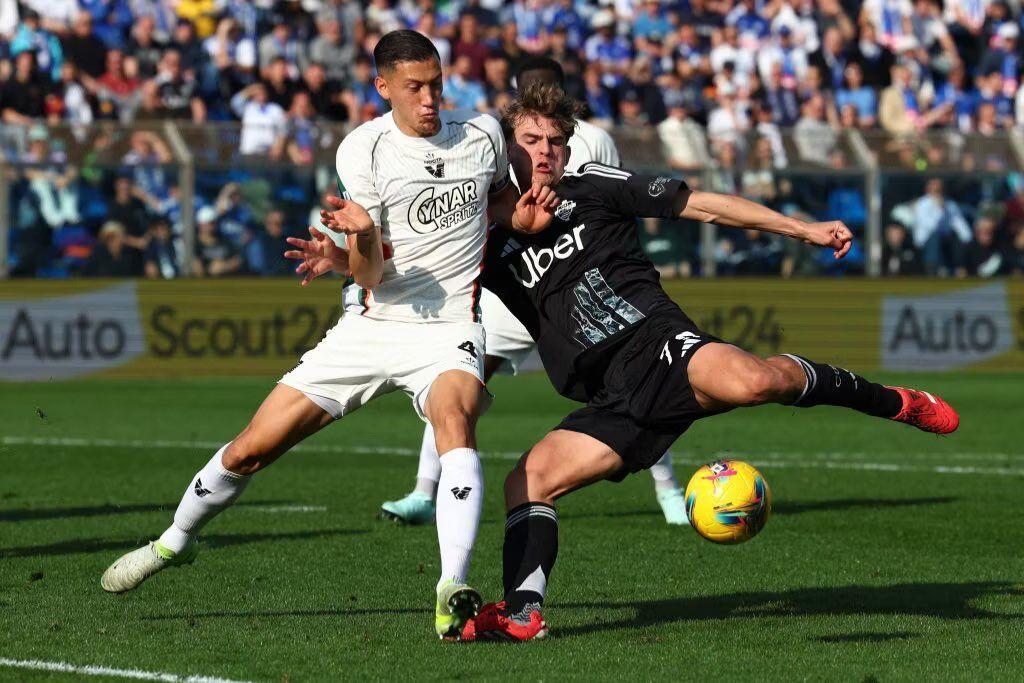  Venezia vs Como Bermain Imbang 1-1, Pelatih Puji Kemampuan  Jay Idzes sebagai Kapten 