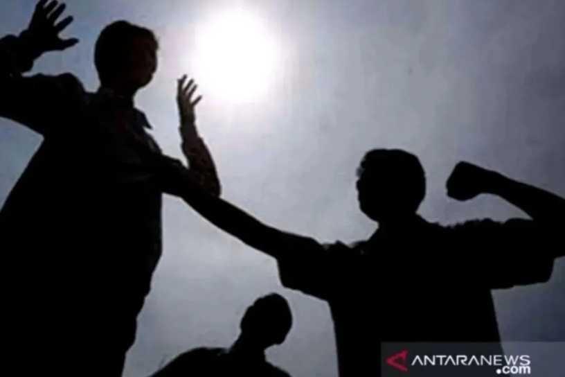  Gara-gara Hampir Bersenggolan di Jakut, Sopir Alphard Aniaya Pemotor
