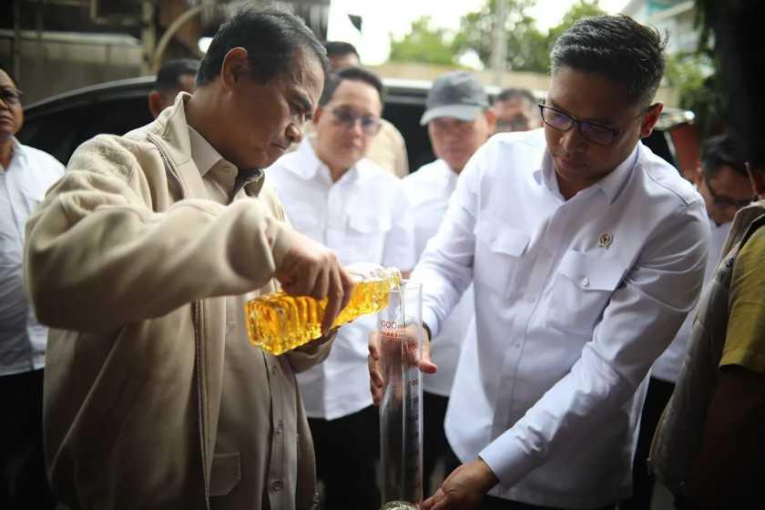  Sidak di Surabaya, Mentan Temukan 7 Perusahaan Kurangi Volume MinyaKita 
