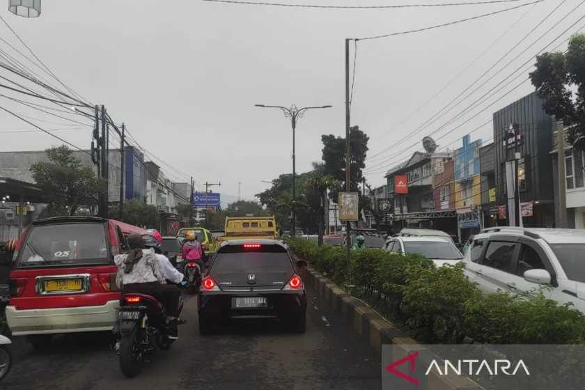  Hari Pertama Lebaran, Pemudik Jarak Dekat Masih Lintasi Cianjur