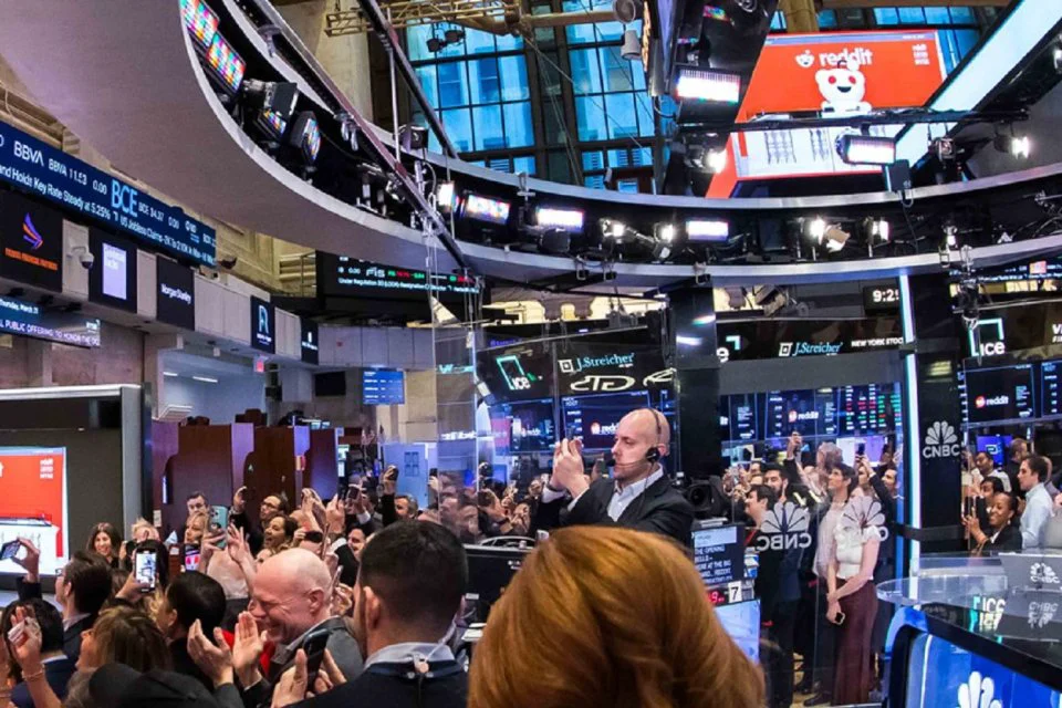  Bursa Wall Street Rontok: Tarif Trump Pukul Saham Global, Dolar, dan Minyak