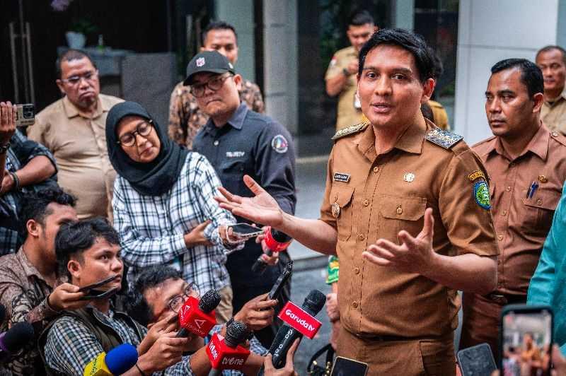  Kemendagri akan Tentukan Nasib Lucky Hakim dalam 14 Hari