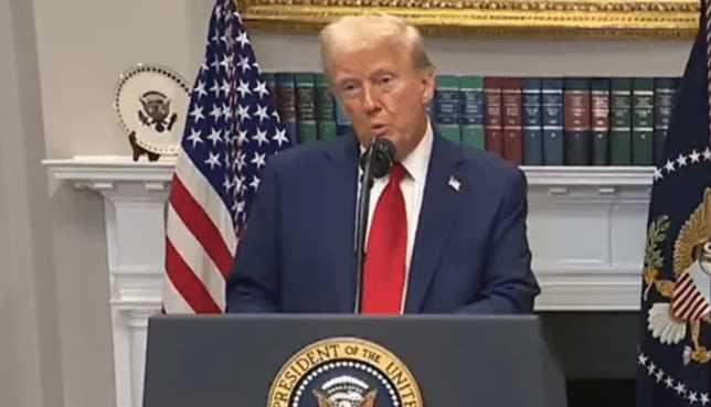  Trump akan Umumkan Kenaikan Tarif Signifikan pada Impor Obat-obatan