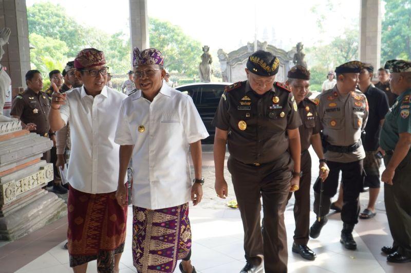  Wayan Koster: Bali tidak akan Biarkan Kehadiran Preman Berkedok Ormas