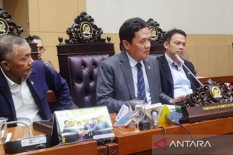  Ketua Komisi III DPR Jadi Penjamin Mahasiswi ITB Kasus Meme Presiden