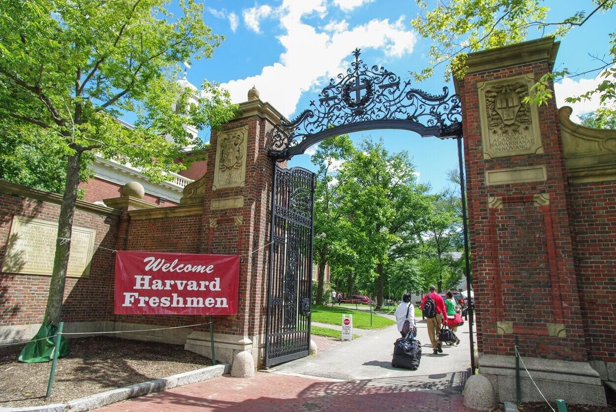  Kemlu RI Siap Bantu 87 Mahasiswa Indonesia di Havard yang Terdampak Kebijakan Trump