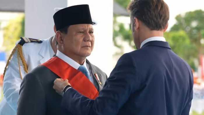  Presiden Prabowo Terima Penghargaan Tertinggi Grand Cross Legion of Honour dari Presiden Macron