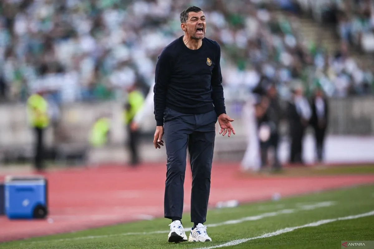  AC Milan Pecat Sergio Conceicao, Cari Pelatih Baru
