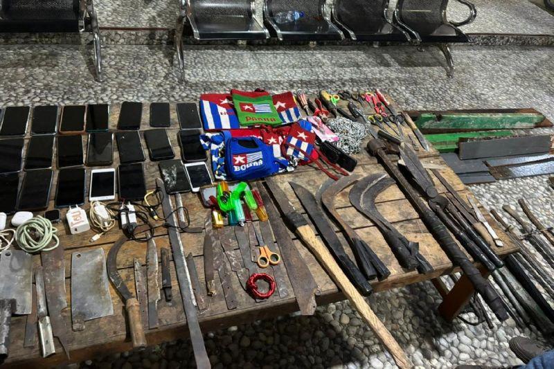  Lapas Nabire Digeledah, TNI-Polri Temukan Senjata Tajam dan Puluhan Telepon Seluler