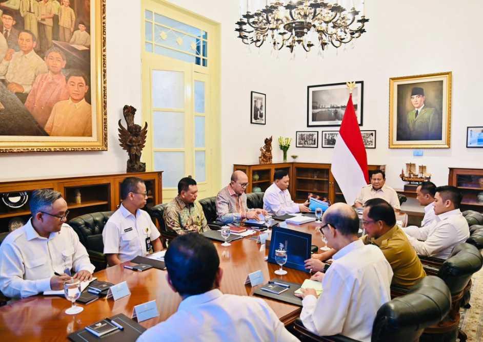   Presiden Prabowo Bahas Pembangunan Giant Sea Wall di Pantura untuk Atasi Rob dan Krisis Air