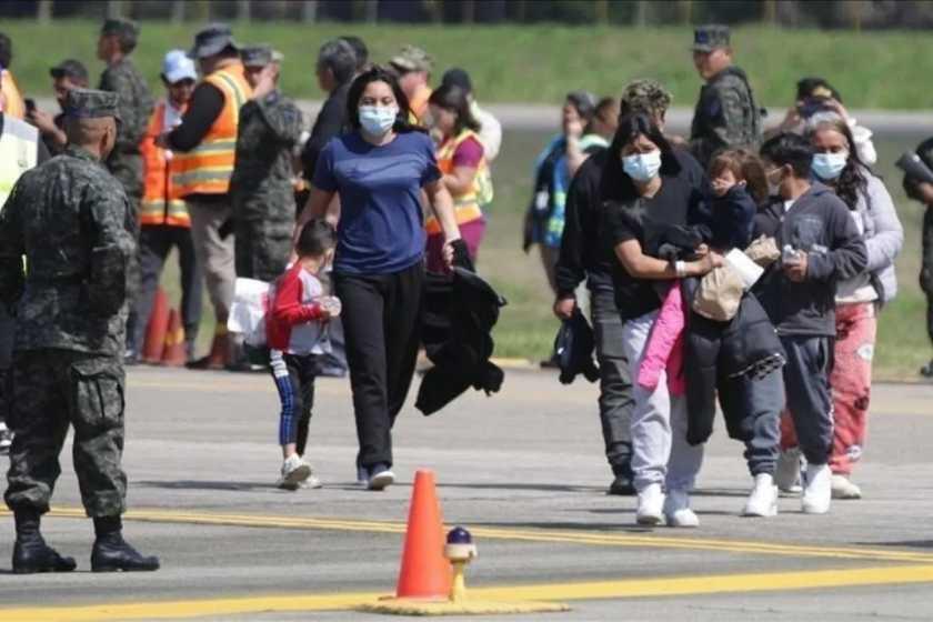  Trump Akan Tempatkan hingga 9.000 Migran di Guantanamo, Tuai Kontroversi Internasional