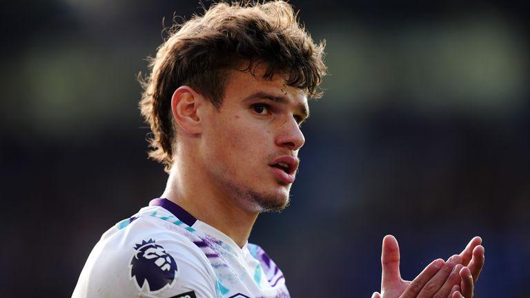  Liverpool Capai Kesepakatan Transfer Milos Kerkez dari Bournemouth