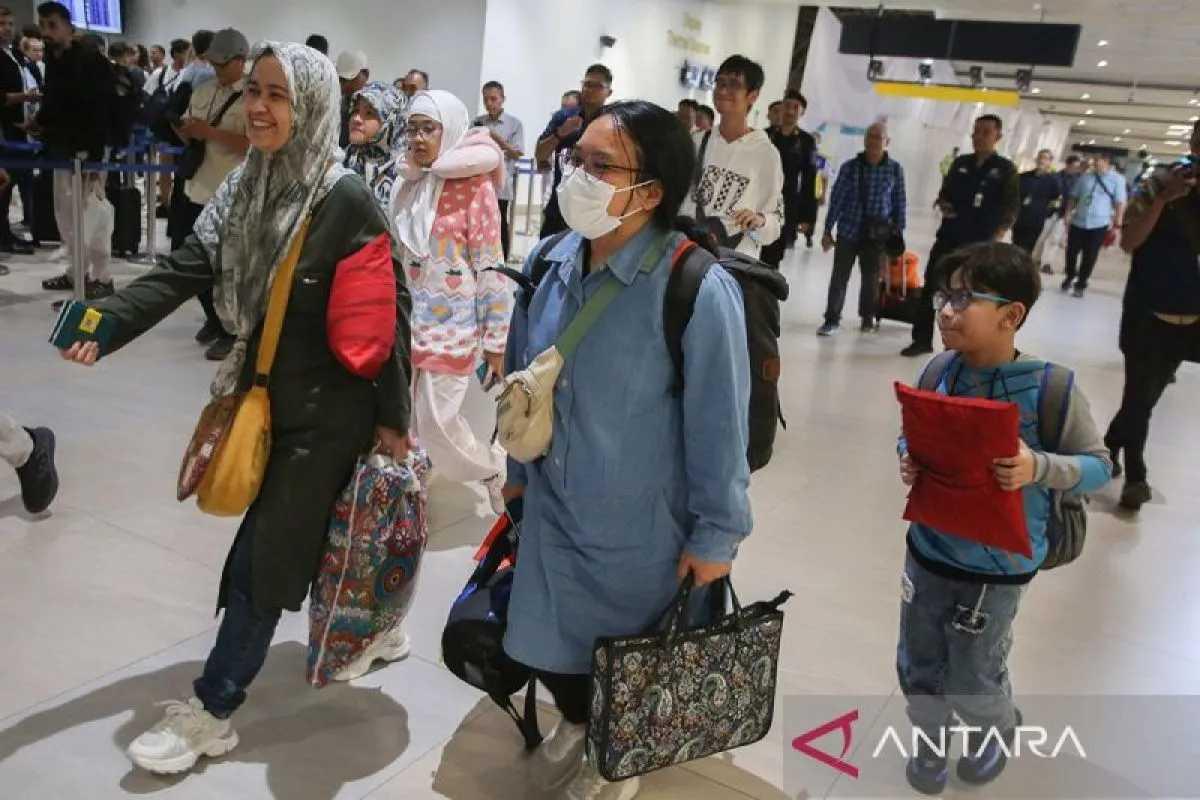  Lebih dari 50 WNI Dievakuasi dari Timur Tengah Tiba di Indonesia Hari Rabu (25/6)