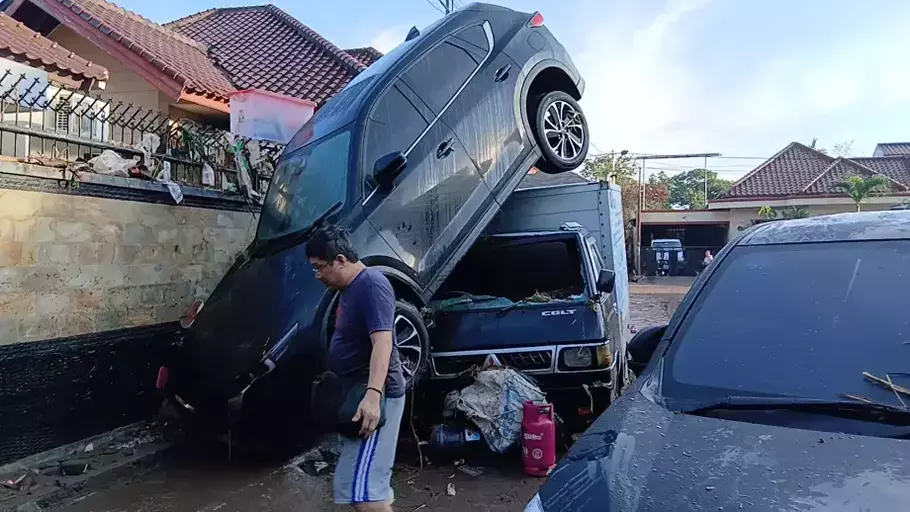  NTB Tetapkan Status Darurat Bencana Usai Banjir Besar Landa Kota Mataram