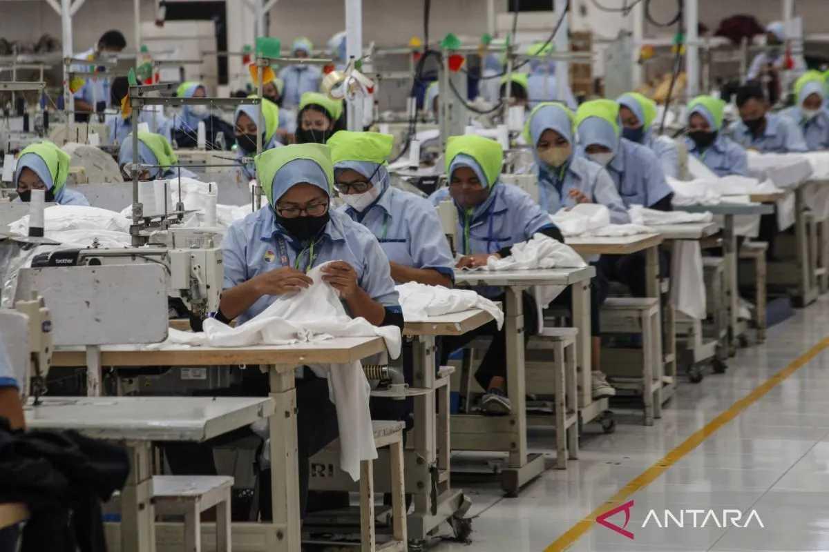  Industri Tekstil dan Alas Kaki Indonesia Terancam Tarif Impor AS Mulai Agustus 2025