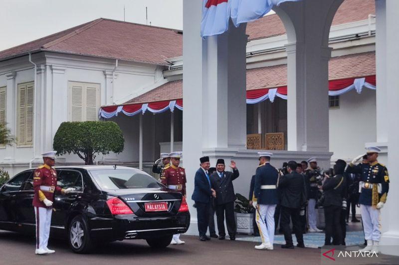  Presiden Prabowo Terima PM Malaysia Anwar Ibrahim di Istana Merdeka, Bahas Konsultasi Tahunan RI-Malaysia