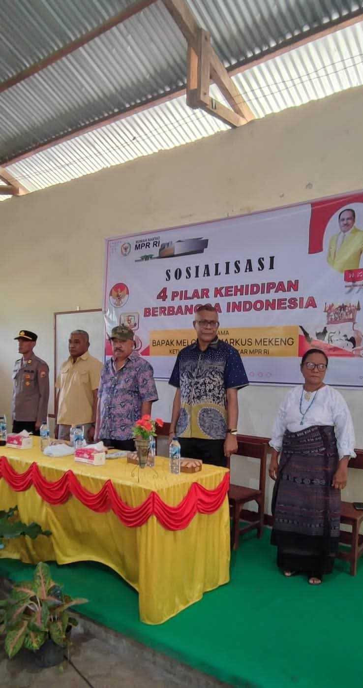  Wakil Bupati Sikka dan Melchias Mekeng Ajak Siswa di Kewapante Perkuat 4 Pilar Kebangsaan