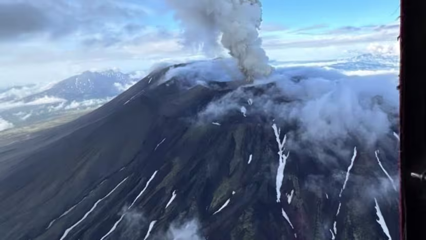  Gunung Berapi Krasheninnikov di Rusia Meletus Setelah 475 Tahun Tidak Aktif