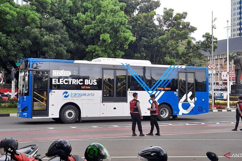 Transjakarta Alihkan Sejumlah Rute dan Hentikan Layanan Imbas Demo Buruh