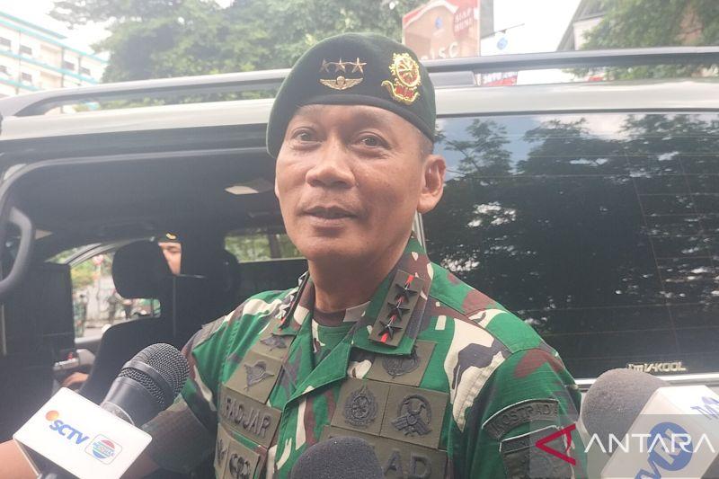  Pangkostrad Temui Massa Demo di Kramat Kwitang untuk Dengarkan Tuntutan Massa
