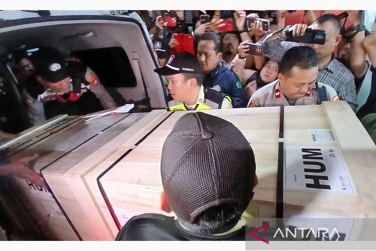  Jenazah Staf KBRI Lima Korban Penembakan Tiba di Indonesia, Disambut Menlu dan Keluarga