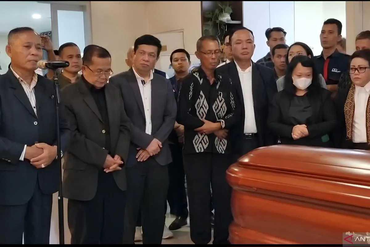  Keluarga Minta Keadilan, Menlu Akui Kelalaian Negara dalam Kasus Kematian Staf KBRI Zetro Leonardo Purba