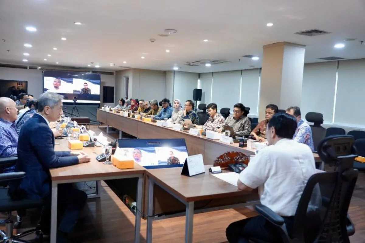  Ekonomi Indonesia Tertekan, Luhut Bahas 7 Solusi Bersama Aliansi Ekonom