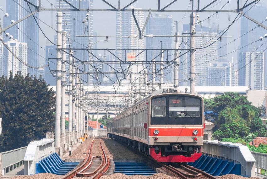  PLN: Elektrifikasi Kereta Hemat 70 Persen Biaya Energi dan Kurangi Emisi