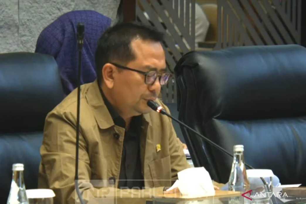  Komisi V DPR Desak Pemerintah Tetapkan Bencana Sumatera Berstatus Nasional