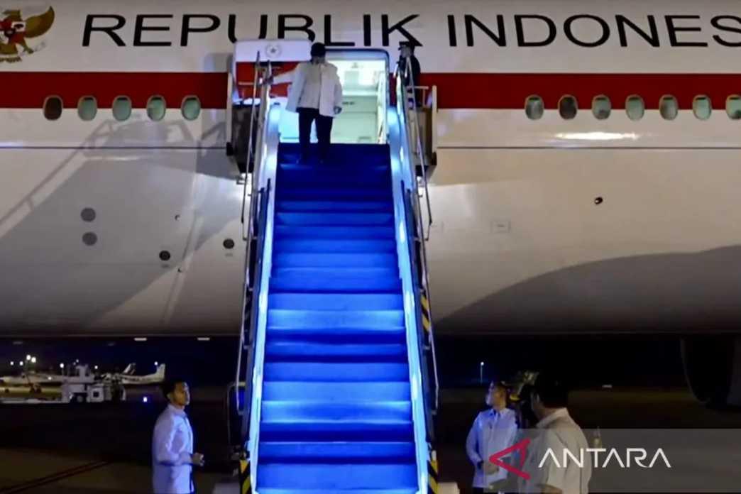  Presiden Prabowo Tiba di Medan untuk Memimpin Penanganan Bencana Sumatra