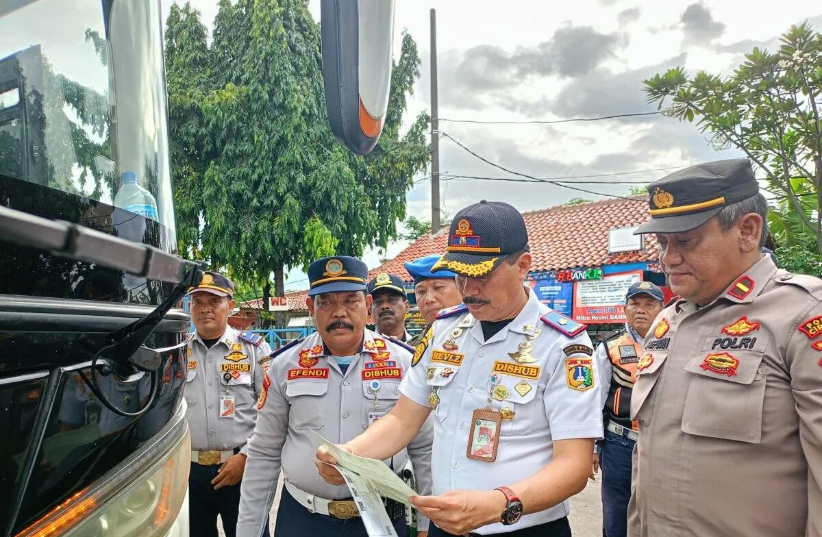  Hadapi Lonjakan Penumpang, Terminal Kampung Rambutan Perketat Pemeriksaan Kesehatan   