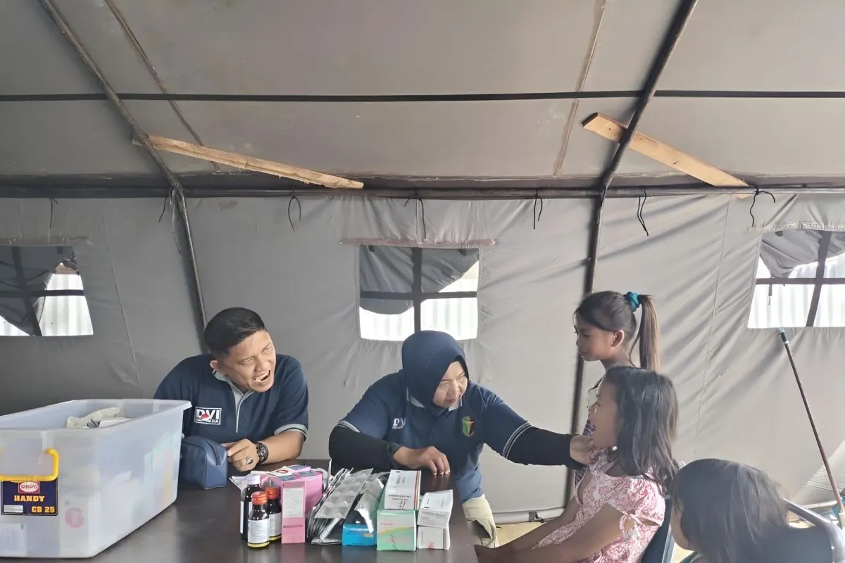  Pasca Banjir, Polri Beri Layanan Kesehatan Gratis bagi Warga Sumbar