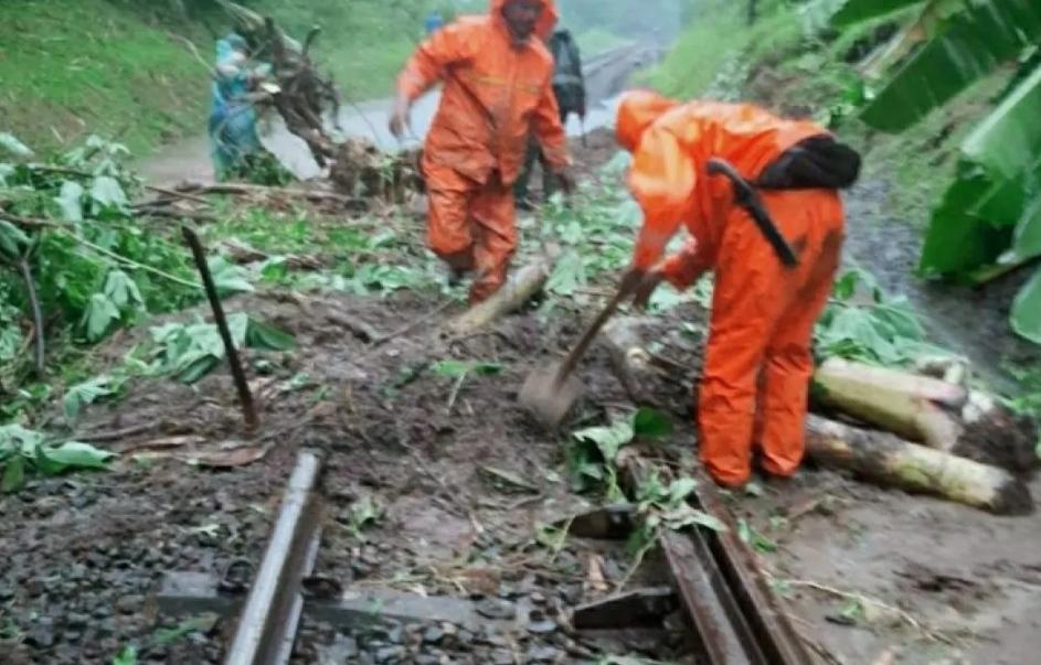  Hujan Deras Ganggu Jalur KA Purwakarta–Ciganea, Sejumlah Perjalanan Tertahan