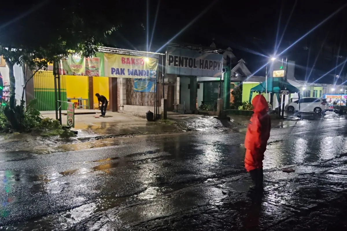  Banjir dan Longsor Tutup Total Jalur Bandung–Prigi di Trenggalek