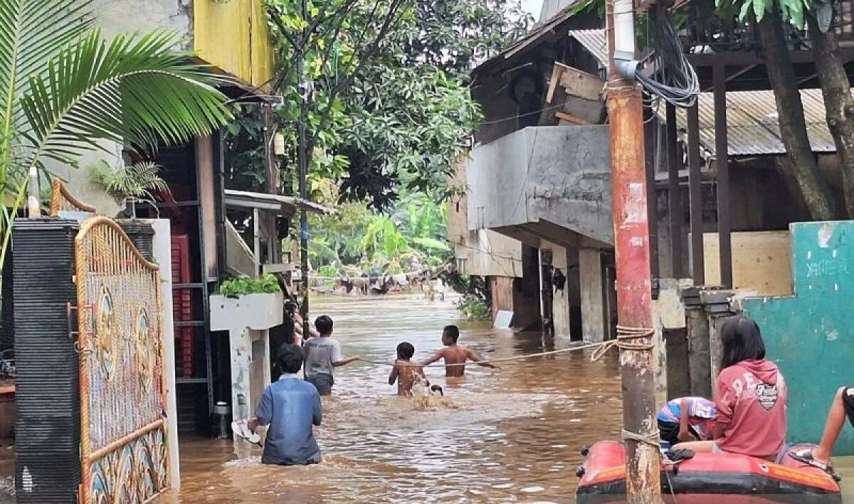  Banjir Rendam 9 RT dan Satu Ruas Jalan di Jakarta Barat dan Utara