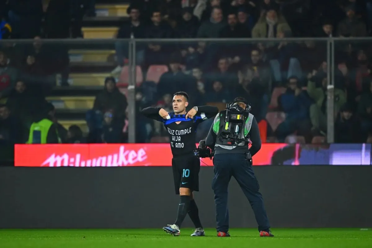 Gol Lautaro dan Zielinski Antar Inter Milan Kokoh di Puncak Klasemen   
