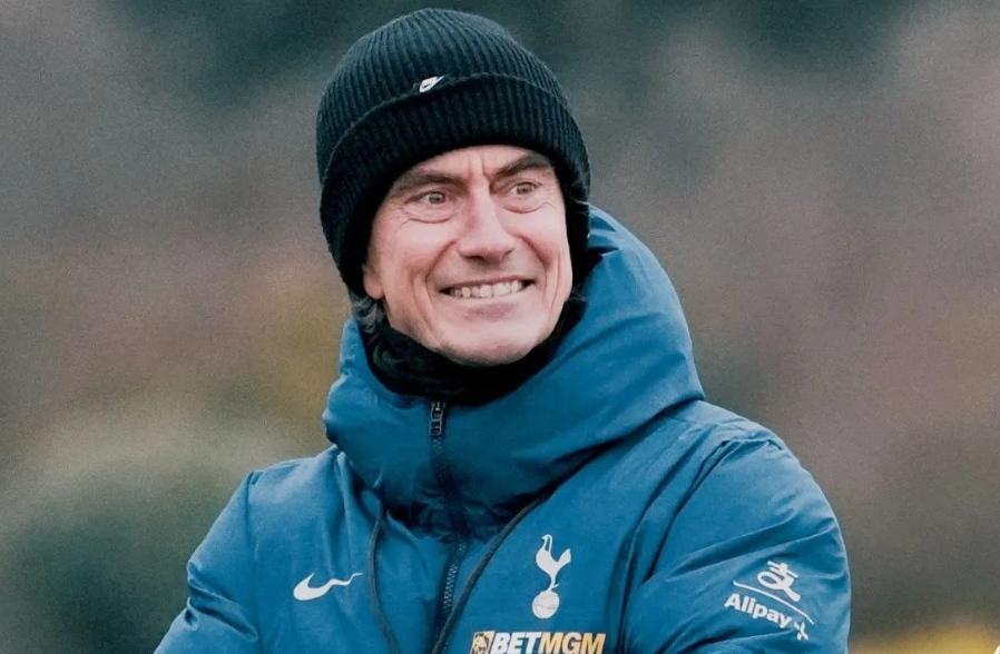  Tottenham Resmi Pecat Thomas Frank Usai Terpuruk di Papan Bawah Klasemen