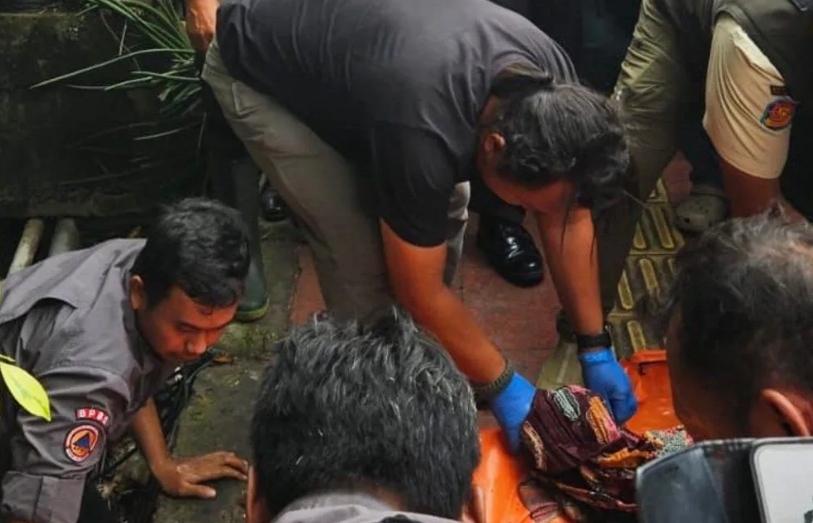  Warga Sunter Selatan Dikejutkan Penemuan Jasad Pria Muda di Gorong-Gorong 