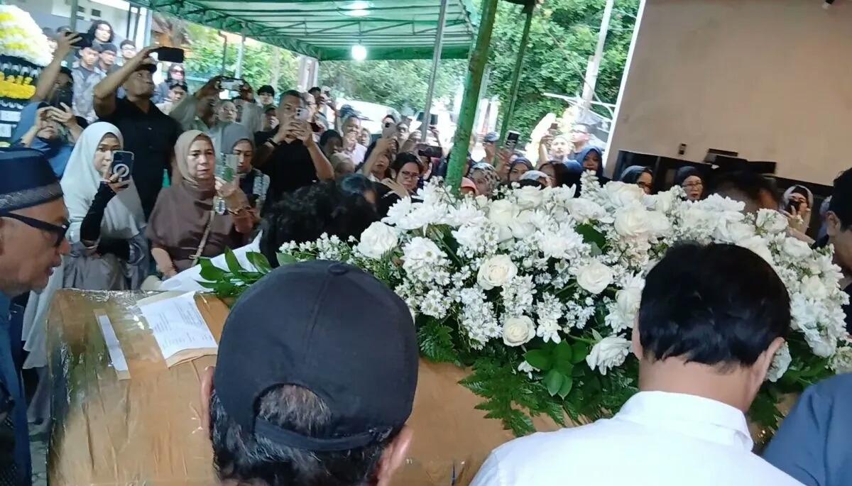  Jenazah Pilot Smart Air Capt. Enggon Erawan Tiba di Ciputat, Keluarga Minta Privasi