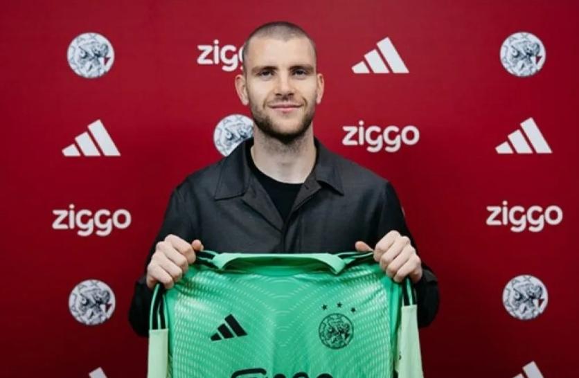  Maarten Paes Berpeluang Debut Bersama Ajax di Pekan ke-24 Eredivisie