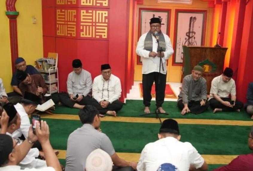  Rano Karno Kagumi Keunikan Masjid Lautze, Simbol Toleransi di Jantung Jakarta