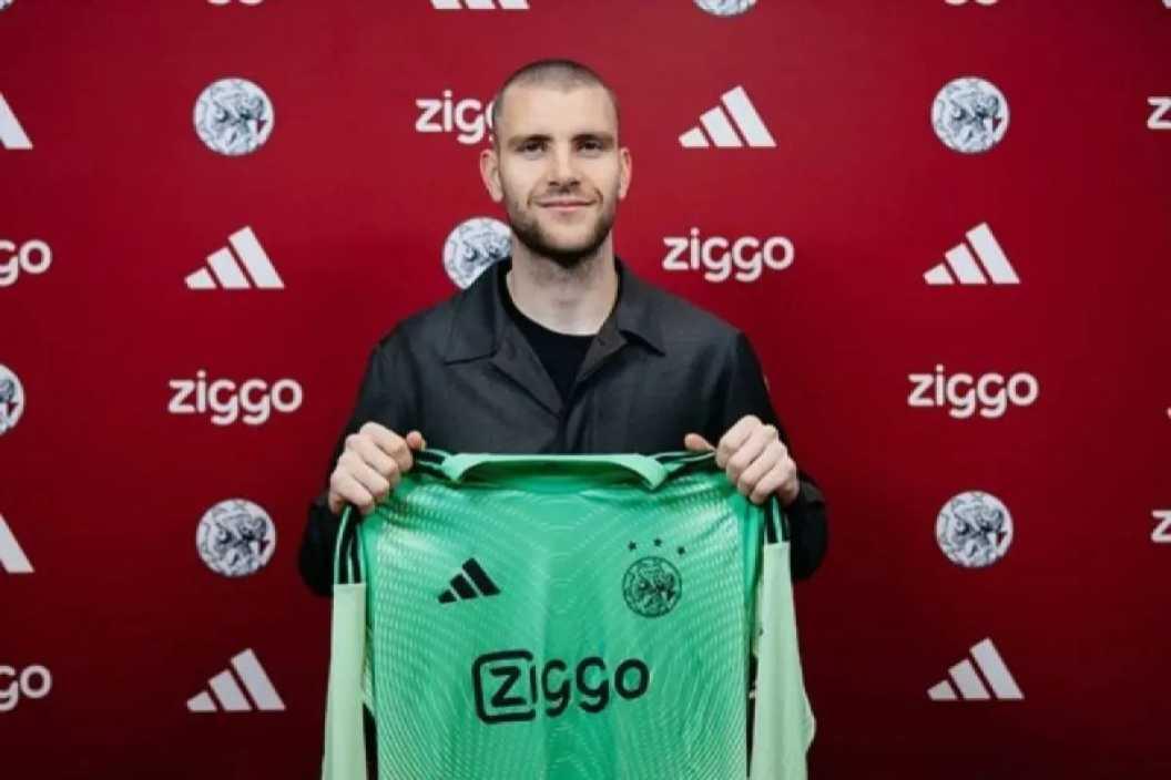  Debut Clean Sheet Maarten Paes, Ajax Gagal Menang di Kandang Zwolle
