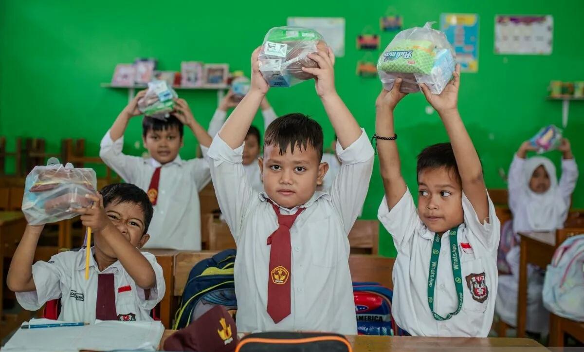  DPR Tegaskan Anggaran MBG Tidak Mengurangi Dana Sekolah dan Fasilitas