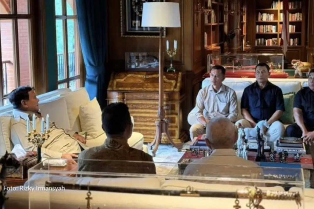  Prabowo Kumpulkan Mantan Ajudan dan Pengawal Era Kostrad–Kopassus, Silaturahmi Hangat di Hambalang