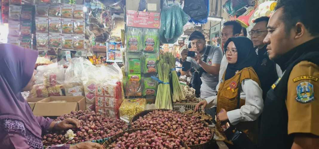  Sidak Pasar Surabaya, KPPU Ungkap Praktik ‘Tying‘ pada Penjualan MinyaKita