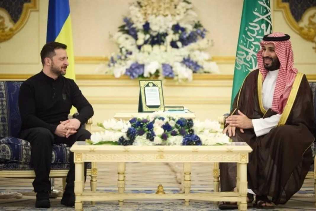  Zelenskyy dan Putra Mahkota Saudi Diskusikan Eskalasi Militer Kawasan