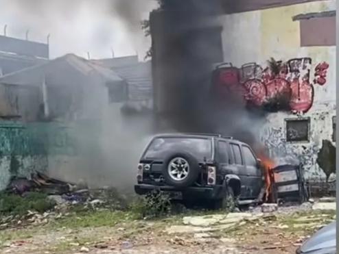  Mobil Terbakar di Mampang, Polisi Pastikan Bukan karena Petasan