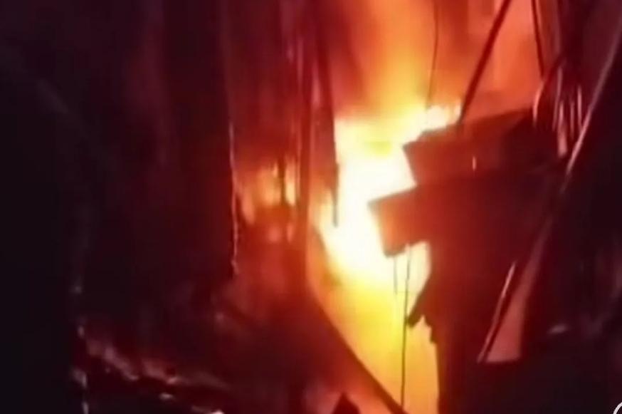  Kebakaran Konveksi di Tambora, 5 Petugas Damkar Terluka dan 58 KK Mengungsi