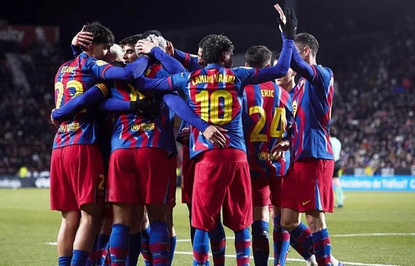  Joan Garcia Cedera Betis, Kiper Barcelona Terancam Absen Tiga Pekan