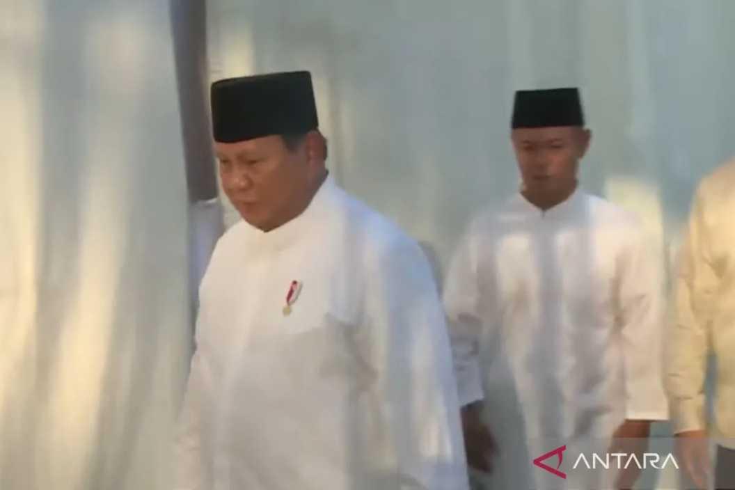  Momen Idul Fitri 1447 H: Prabowo Salat Id Bersama Warga Aceh Tamiang